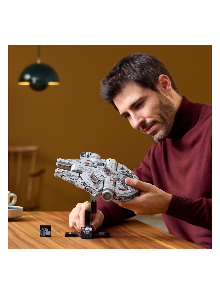Zestaw klocków LEGO Star Wars: Sokół Millennium (75375) - Image 3 of 8