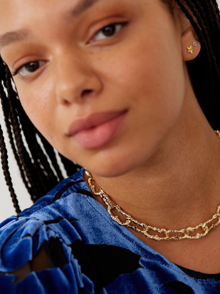 Oliver Bonas Gold Tone Brittany Molten Metal Chunky Links Necklace - Image 5 of 5