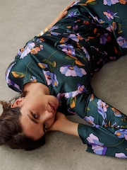 Robe mi-longue Oliver Bonas Twilight Bloom verte à fleurs - Image 2 de 7