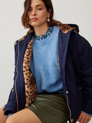 Oliver Bonas Kurzer Parka-Mantel mit Kapuze aus Kunstfell und Animal-Print - Bild 1 von 16