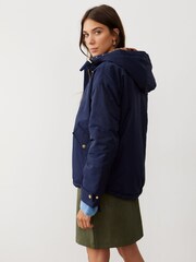 Oliver Bonas Kurzer Parka-Mantel mit Kapuze aus Kunstfell und Animal-Print - Bild 3 von 16
