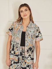 Yumi – Satin-Kurzarmhemd mit Paisley-Muster - Bild 1 von 4