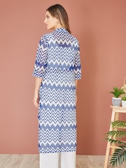 Yumi Blue Zig-Zag Crochet Long Knitted Kimono - Image 4 of 5