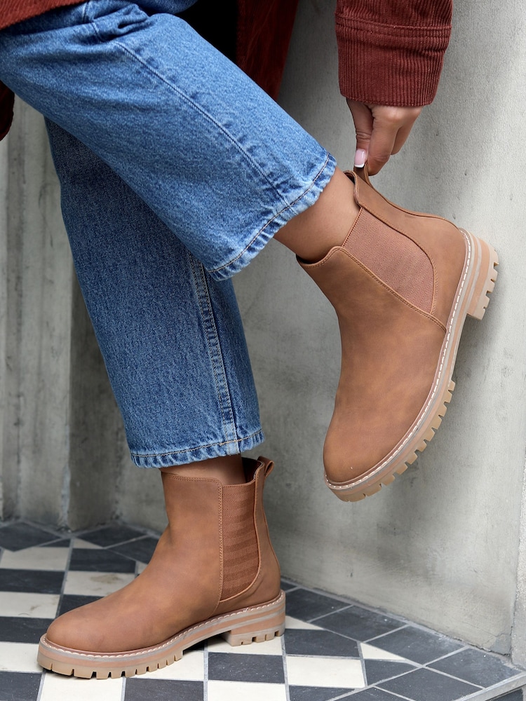 Linzi Brown Classic Pull On Casual Chelsea Boots - Image 1 of 4 Linzi Brown Classic Pull On Casual Chelsea Boots - Image 1 of 4