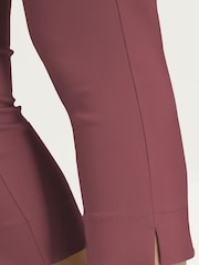 Dunkelrosa - Roman – Cropped-Hose mit Stretch in Capri-Länge - Bild 4 von 4