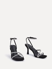 Schwarz - Linzi Mayfair Strassbesetzte Sandalen mit Absatz und Wickel-Knöchelriemen - Bild 3 von 5