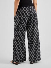 Pantalon large de maternité JoJo Maman Bébé Batik - Image 2 of 4