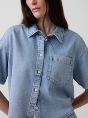 Gap Light Wash UltraSoft Denim Oversized Short Sleeve Shirt - Image 4 of 4