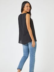 Camiseta sin mangas plisada en V romana - Imagen 2 de 4