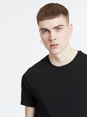 Schwarz - Levi's® – schmal geschnittene Rundhals-T-Shirts aus 100 % Baumwolle im 2er-Pack - Bild 2 von 7