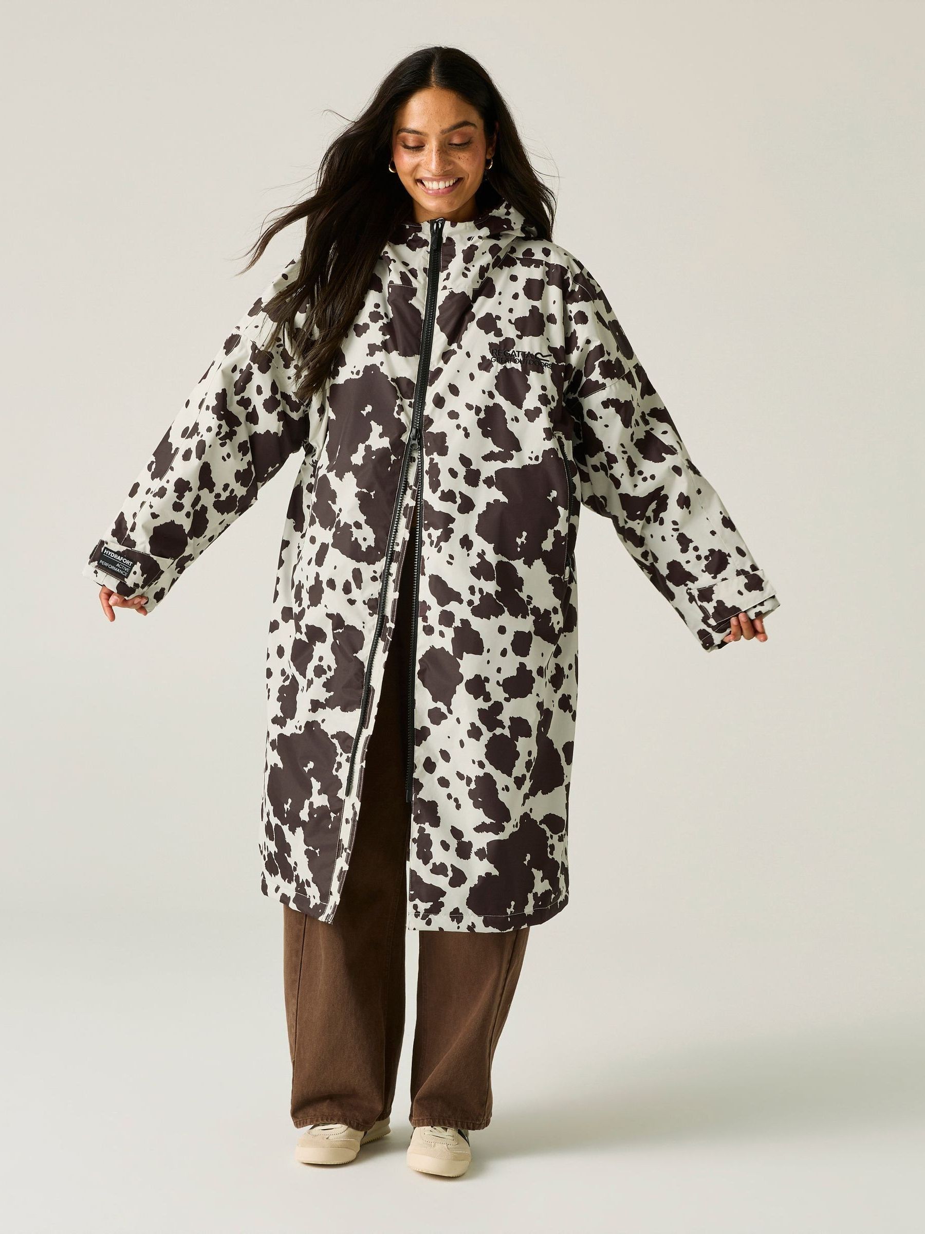 Regatta Adult Waterproof Changing Robe - Image 2