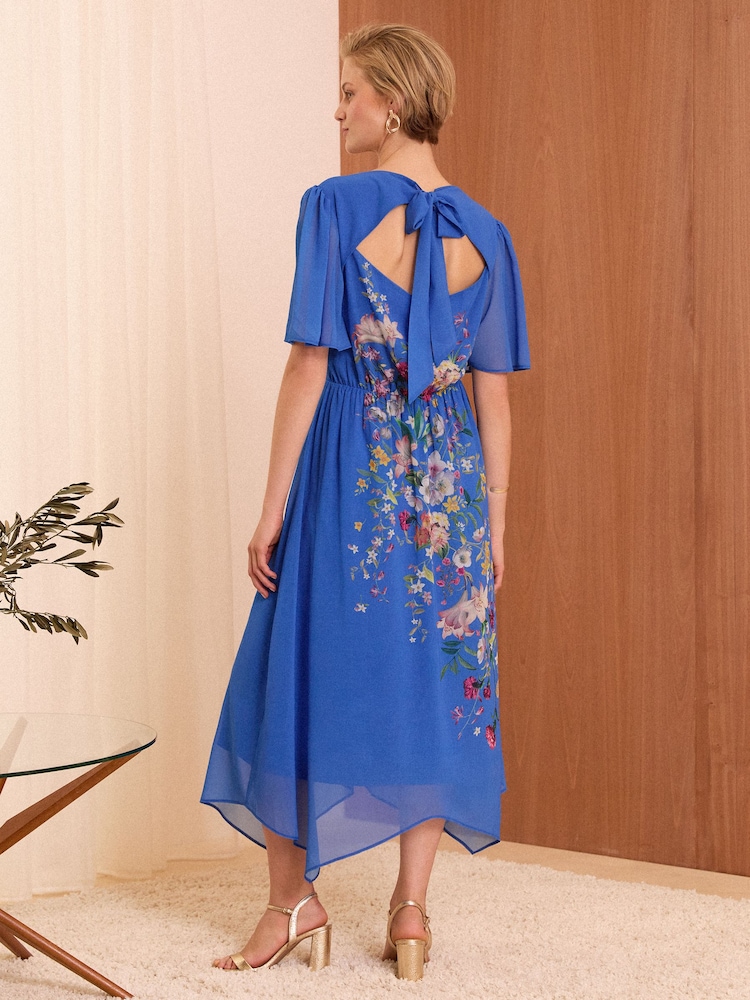 V&A | Love & Roses Blue Placement Print Flutter Sleeve Midi Dress - Image 4 of 4 V&A | Love & Roses Blue Placement Print Flutter Sleeve Midi Dress - Image 4 of 4