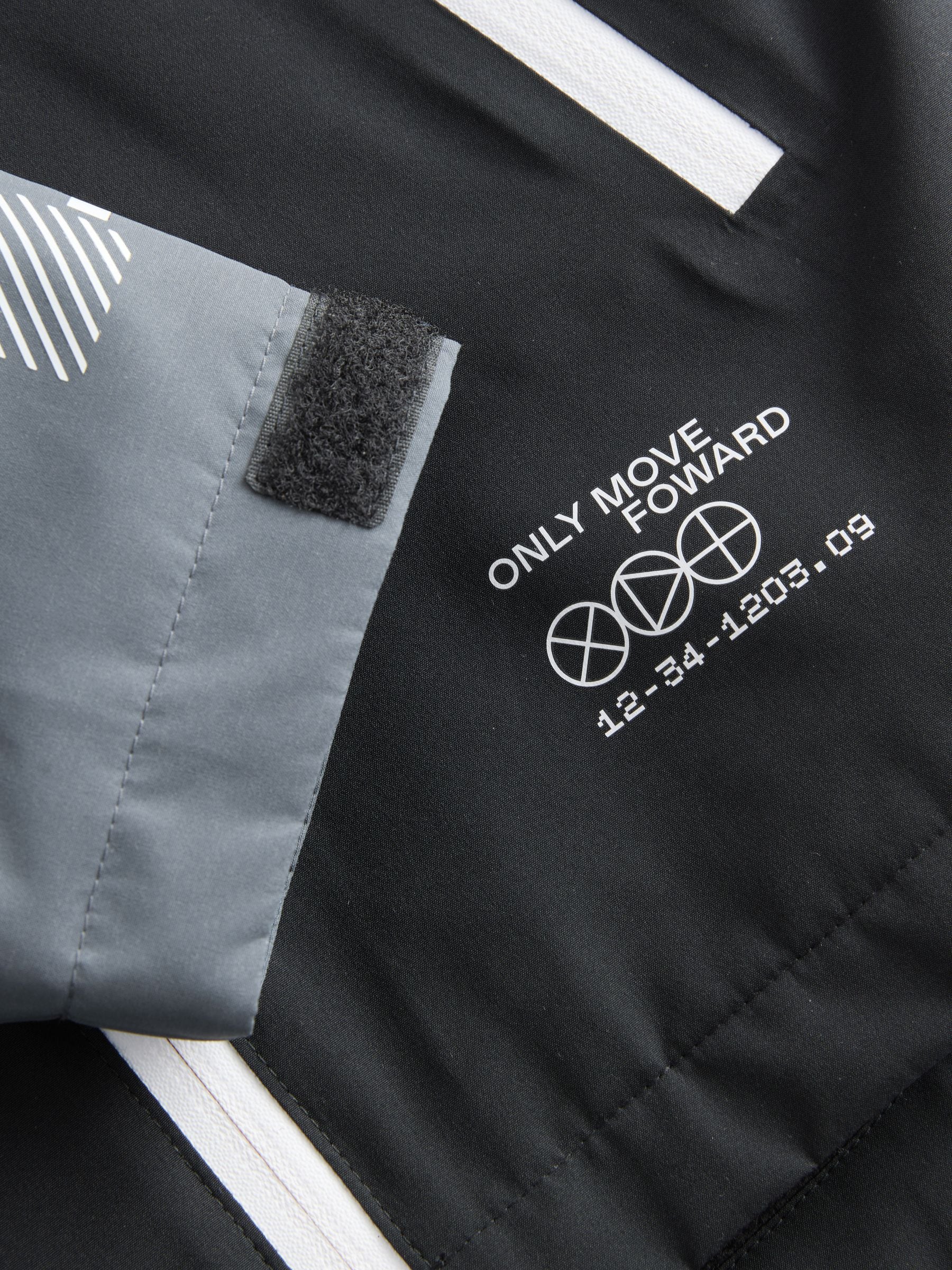 【メール便無料】 Monochrome Buy Waterproof (3-17yrs Coat Lined Hooded Fleece ジャケット・アウター