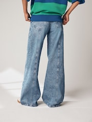 Mittelblau - Naht-Cargo-Jeans mit weitem Bein vorne - Bild 4 von 9