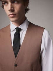 Red Textured Suit Waistcoat - Image 4 of 5