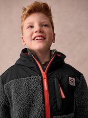 أسود - سترة فرو صناعي بسحاب طولي من Superdry  - صورة 4 من 13