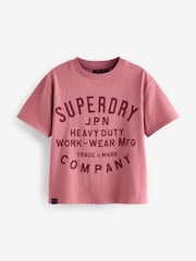 تيشِرت مناسب للعمل مزيّن بطبعة من Superdry - صورة 1 من 4