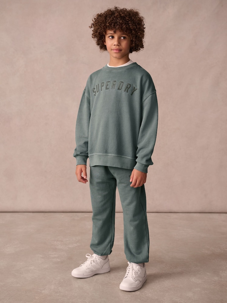 أخضر - Superdry Sweatshirt and Joggers Set - صورة 1 من 9 أخضر - Superdry Sweatshirt and Joggers Set - صورة 1 من 9