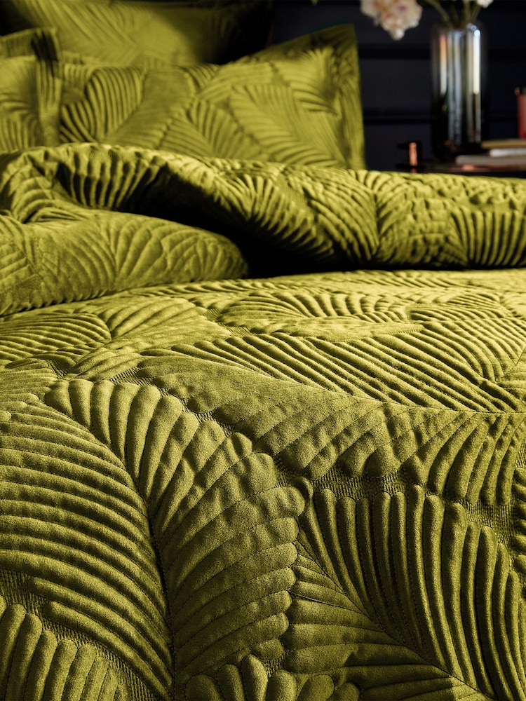 Paoletti Green Palmeria Quilted Duvet Cover and Oxford Border Pillowcase Set - Image 3 of 4