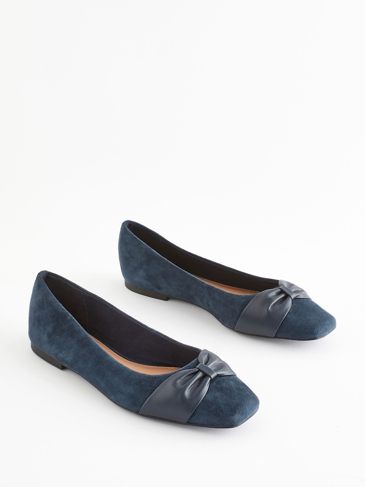 Mornarica - Usnjene balerinke s kvadratno konico in pentljo Forever Comfort® - Slika 1 iz 6