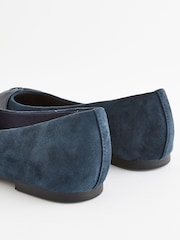 Mornarica - Usnjene balerinke s kvadratno konico in pentljo Forever Comfort® - Slika 3 iz 6