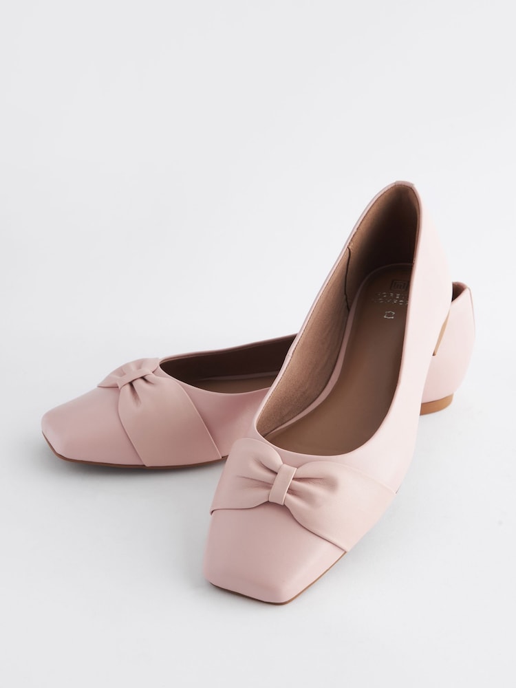 rožnata - Usnjene balerinke s kvadratno konico in pentljo Forever Comfort® - Slika 5 iz 5
