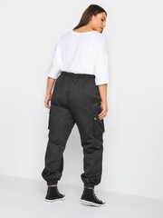 Schwarz - Yours Curve Gewebte Cargo-Hose mit Bündchen - Bild 2 von 4