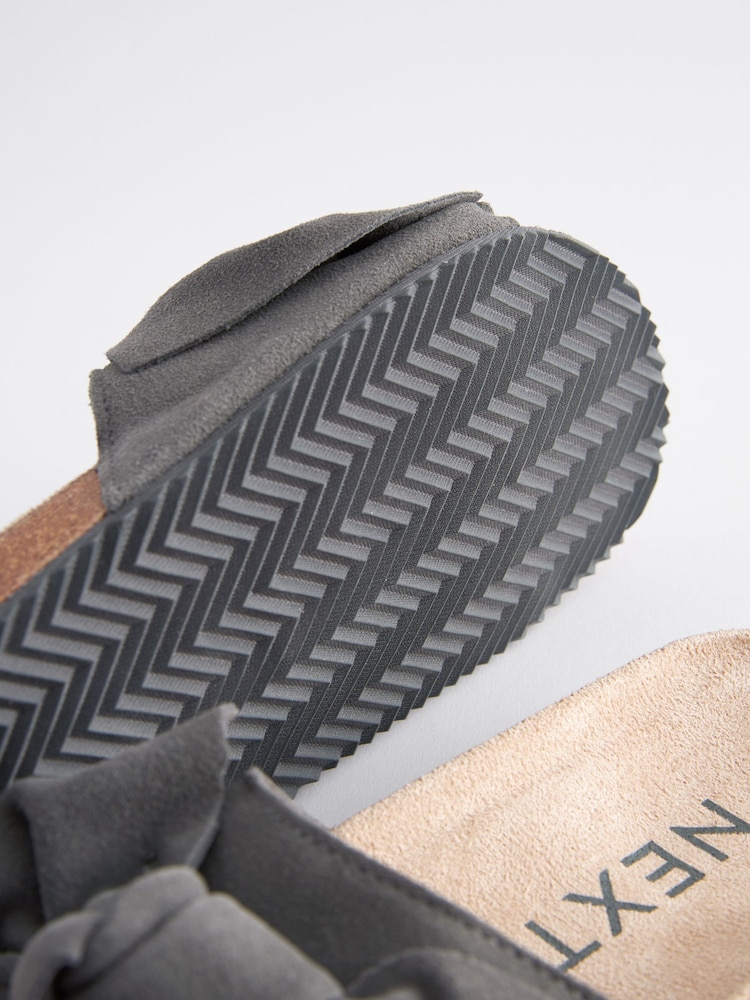 Grau - Schleifen-Slipper mit Fußbett - Bild 7 von 7 Grau - Schleifen-Slipper mit Fußbett - Bild 7 von 7