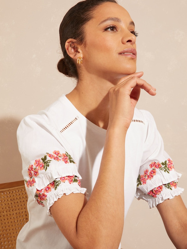 Love & Roses White Embroidered Shortss Puff Sleeve Jersey T-Shirt - Image 2 of 4