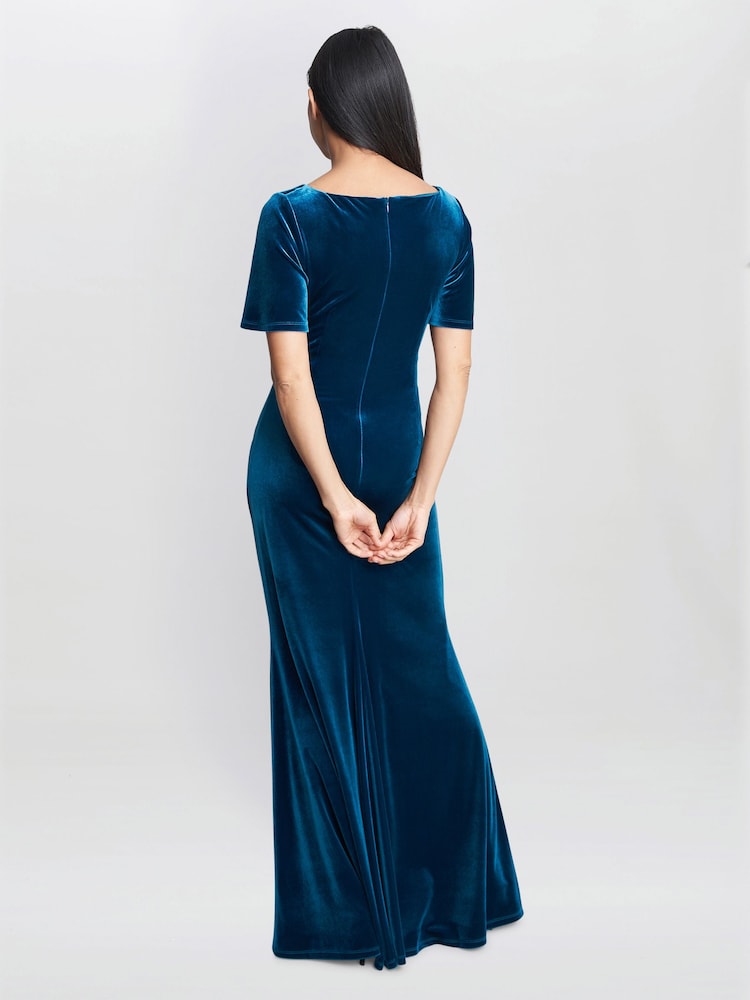 Gina Bacconi Minka Samt-Maxikleid mit Wasserfallausschnitt, Blau - Bild 2 von 5 Gina Bacconi Minka Samt-Maxikleid mit Wasserfallausschnitt, Blau - Bild 2 von 5