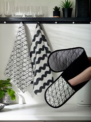 Set of 3 Black/White Printed Tea Towel and Oven Glove Set - Image 1 of 4