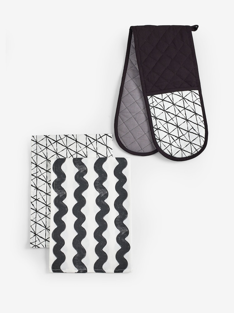 Set of 3 Black/White Printed Tea Towel and Oven Glove Set - Image 4 of 4