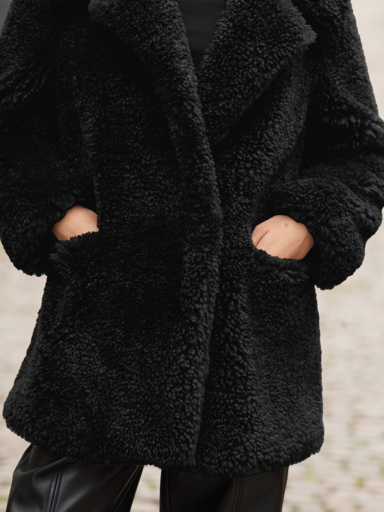 Black Teddy Borg Coat - Image 4 of 6