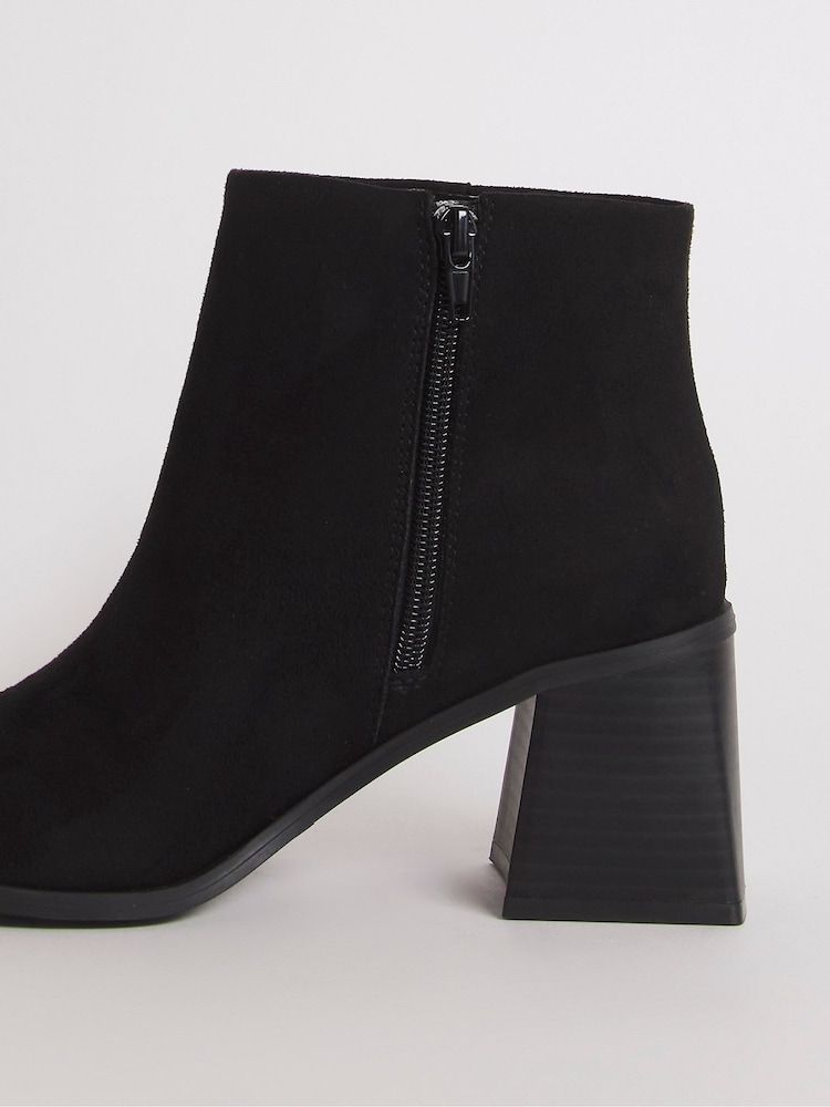 Simply Be Black Classic Heeled Ankle Boots in Extra Wide Fit - Image 4 of 4