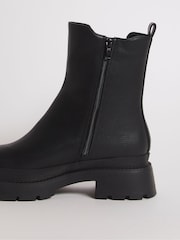 Simply Be Black Extra Wide Fit Chunky Chelsea Ankle Boots - Image 4 of 4