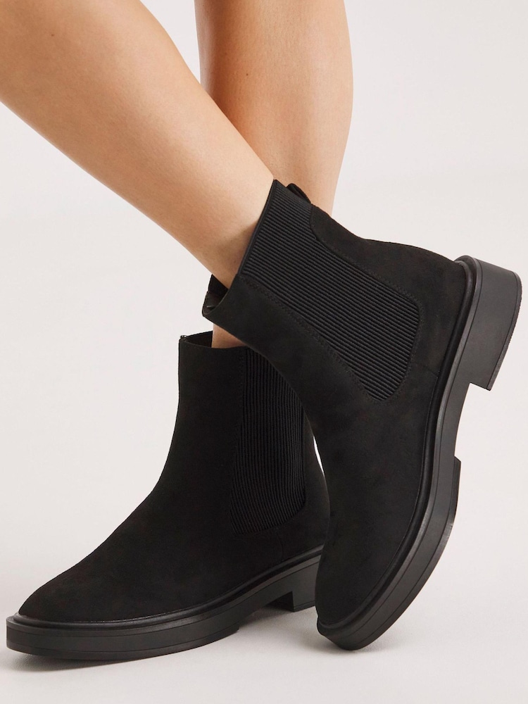 Simply Be Black Regular/Wide Fit Ankle Classic Flat Chelsea Boots - Image 4 of 4