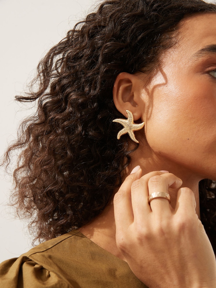 Gold Tone Starfish Statement Stud Earrings Made with Recycled Zinc - Image 2 of 4