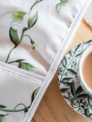 Avalon Home Natural Snowdrop and Hellebore Oven Glove - Image 4 of 5