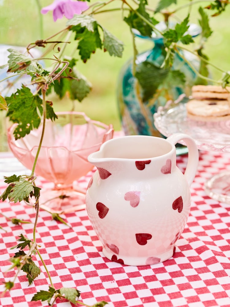Emma Bridgewater Cream Pink Hearts 1/2 pint Jug - Image 1 of 5