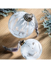 Gallery Home Set of 4 White Christmas Cransford Baubles 10cm x 10cm - Image 1 of 3