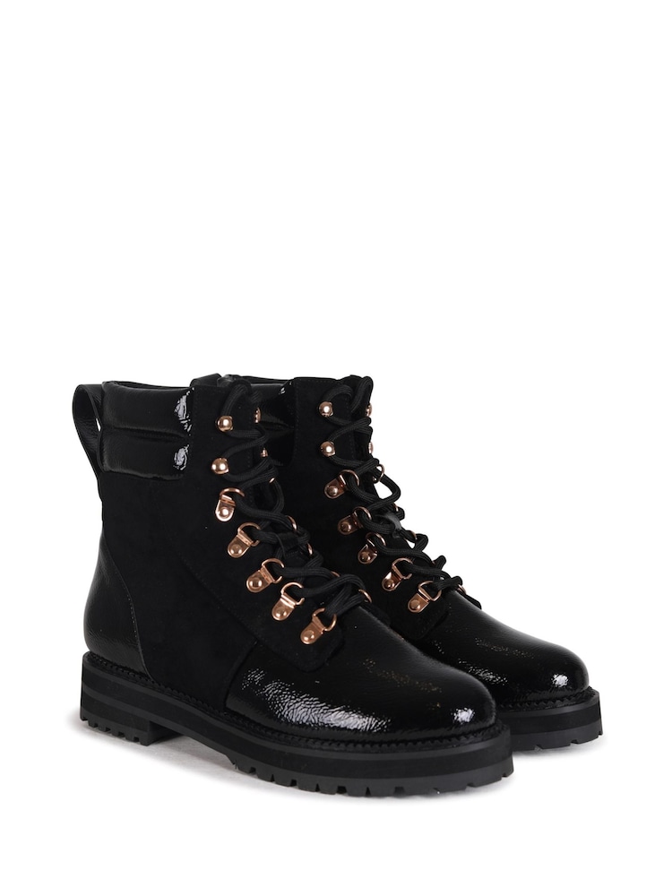 Linzi Astrid Militärstiefel mit Shearling-Detail und goldenen Ösen - Bild 3 von 3