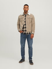 Kurtka sztruksowa JACK & JONES typu trucker ze sztucznym kożuszkiem - Image 3 of 6