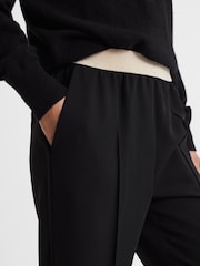 Reiss Black Iona Elasticated Waistband Tapered Trousers - Image 3 of 5