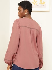 Love & Roses Pink Broderie Trim Lace insert V Neck Jersey Top - Image 3 of 4