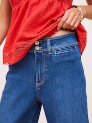 Dunkelblau - Kurz geschnittene Jeans mit weitem Bein und Verschluss mit zwei Knöpfen - Bild 5 von 7
