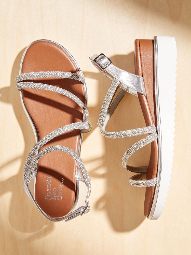 Silber - Friends Like These Bequeme, verzierte Riemensandalen mit Keilabsatz - Bild 5 von 5 Silber - Friends Like These Bequeme, verzierte Riemensandalen mit Keilabsatz - Bild 5 von 5