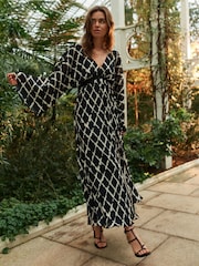 Black/White Wide Sleeve V-Neck Textured Dress - Image 1 of 6