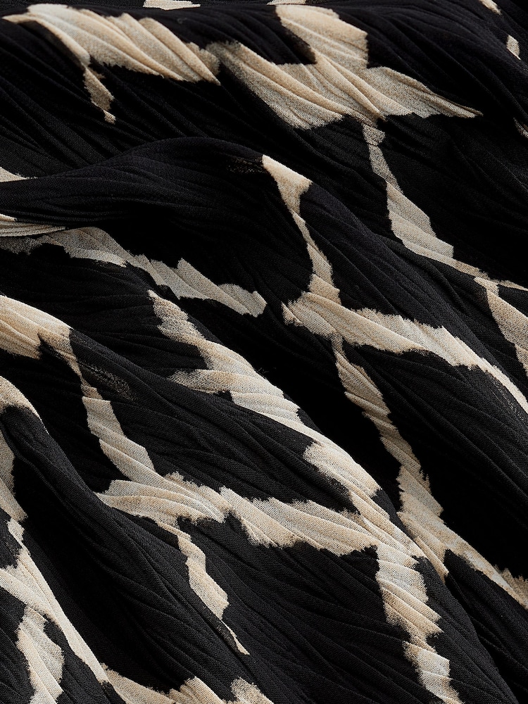 Black/White Wide Sleeve V-Neck Textured Dress - Image 6 of 6