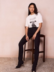 Schwarz - Mint Velvet Jeans in Slim Fit mit mittelhohem Bund - Bild 1 von 7