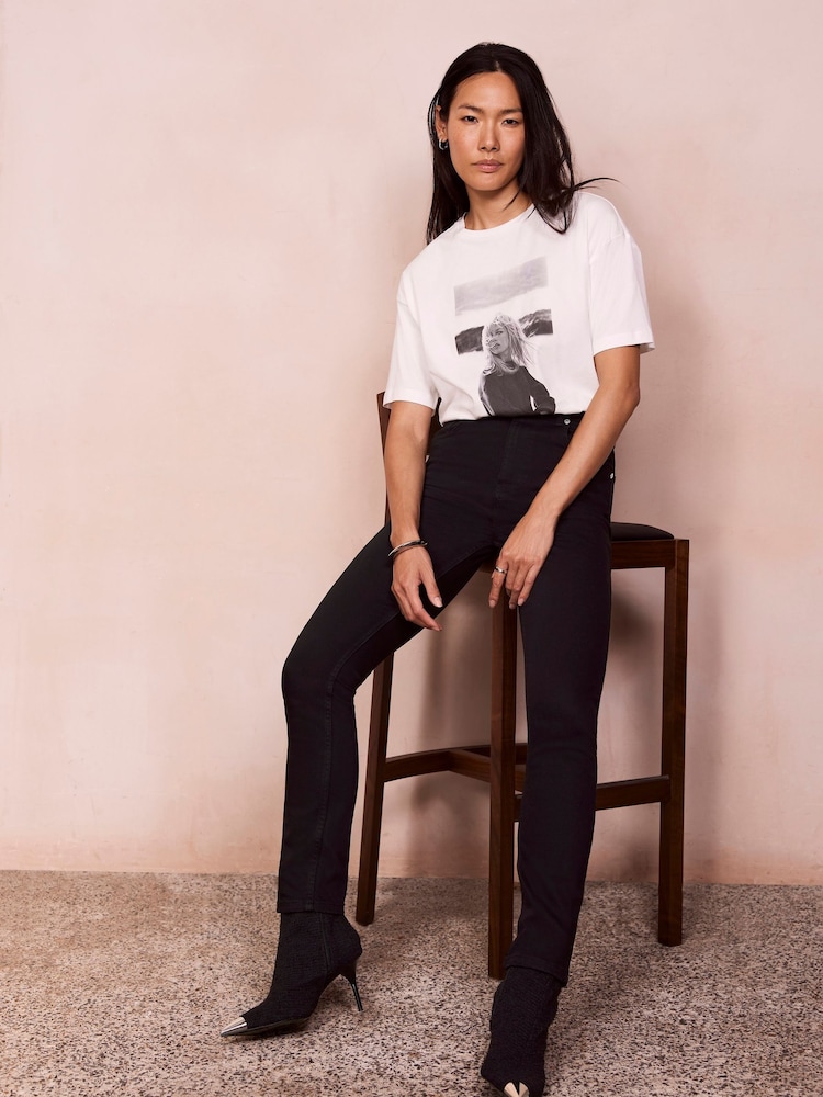 Schwarz - Mint Velvet Jeans in Slim Fit mit mittelhohem Bund - Bild 1 von 7